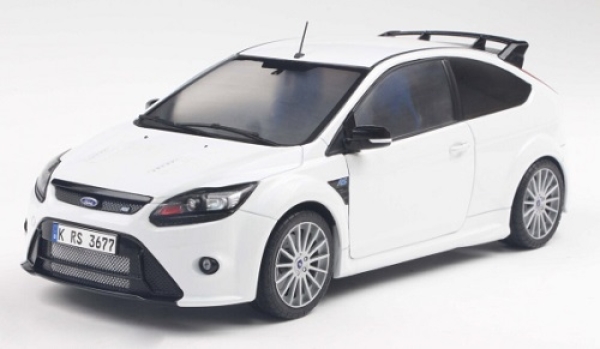 421186507 Ford Focus RS MK II Pack RS Plus 2009 white 1:18